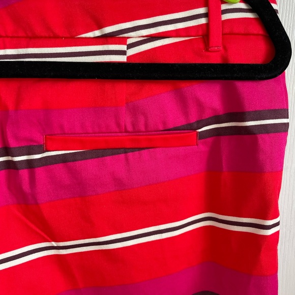 Red Striped Banana Republic Flat Front Shorts Size 8 - Picture 6 of 8